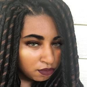 Meet your Posher, Whitney